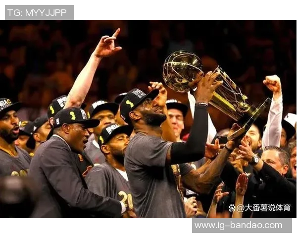 詹姆斯开局火热展现侵略性为拉拉维亚球队奠定胜利基调