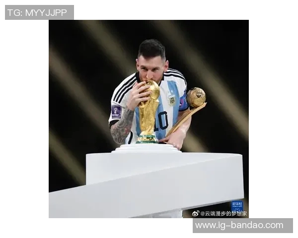 梅西38岁依然风采依旧我和他踢球也得拼命追球